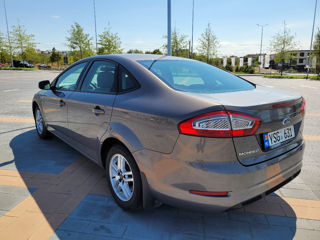 Ford Mondeo foto 2