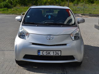 Toyota iQ foto 1