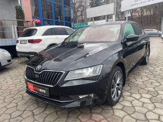 Skoda Superb foto 1