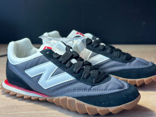 Vând New Balance RC30 originale nu i-a venit mărimea copilului foto 3