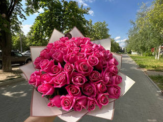 Trandafiri la cel mai accesibil preț și multe alte flori în stoc!! Livrări la domiciliu. foto 3