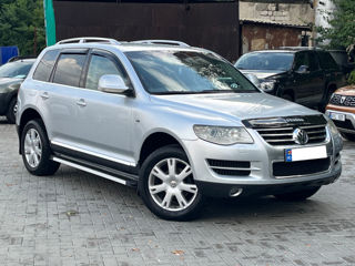 Volkswagen Touareg foto 1