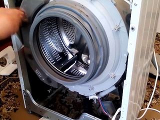 Reparația și instalarea mașinilor automate de spălat la domiciliu. Sunati pentru detalii!! foto 3