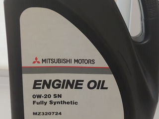 Масло оригинал Mitsubishi Outlender PHEV моторное  0W20    MZ320724   4L