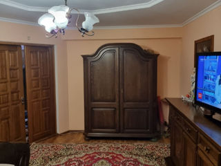 Apartament cu 2 camere, 58 m², Botanica, Chișinău foto 3