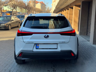 Lexus UX foto 8