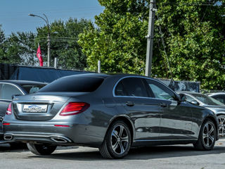 Mercedes E-Class foto 2