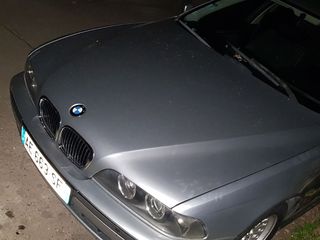 BMW 5 Series foto 1