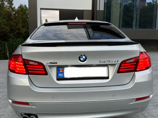 BMW 5 Series foto 4