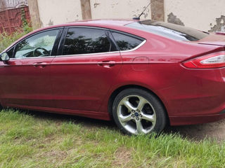 Ford Fusion foto 7