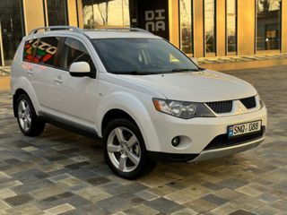 Mitsubishi Outlander foto 2