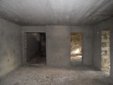 Незавершённый 2-х этажный дом в микрорайоне "Ливада" г. Яловень по ул. Бэлческу. Цена: 42 000 евро. foto 7