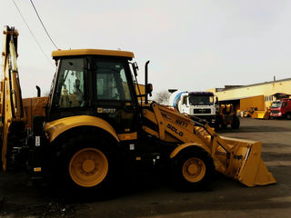 Экскаватор-погрузчик SDLG B877F (Volvo Group)