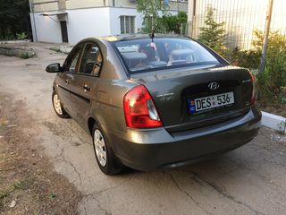 Hyundai Accent foto 6