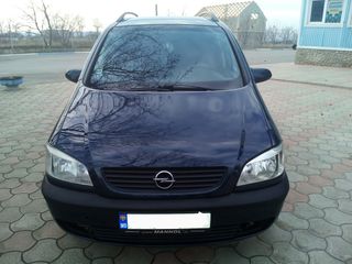 Opel Zafira foto 3