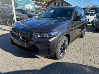 BMW iX3 foto 1