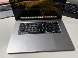 MacBook Pro 16, 2019/ i7 9gen/ 32gb Ram/ 1Tb SSD/ Radeon Pro 5500M 8Gb/ 95 cicluri foto 4