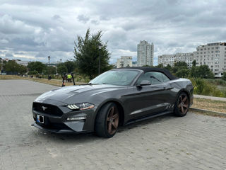 Ford Mustang foto 1