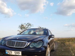 Mercedes C-Class foto 4