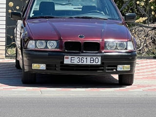 BMW 3 Series foto 2