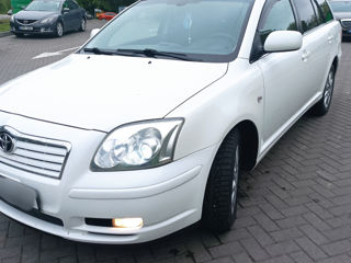 Toyota Avensis foto 2