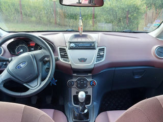 Ford Fiesta foto 4