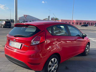 Ford Fiesta foto 6