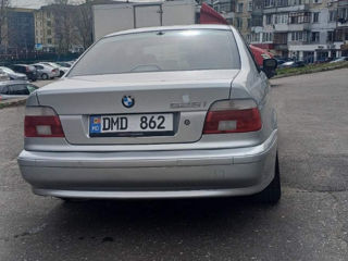 BMW 5 Series foto 10