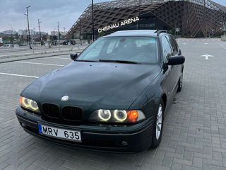 BMW 5 Series foto 1