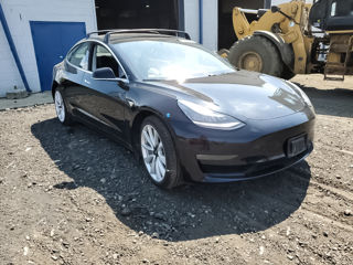 Tesla Model 3 foto 4