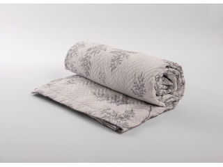 Set Cuvertura Alina Cotton 70% NT100 220*200, 1867 Fon Alb Crengi Gri +2 Fete de perna 50*70