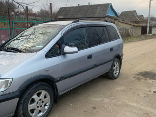 Opel Zafira foto 2