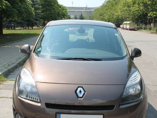 Renault Grand Scenic foto 2