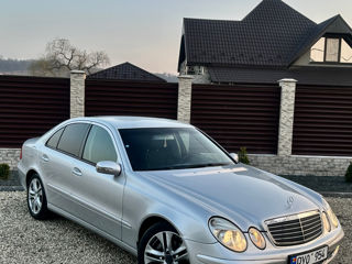 Mercedes E-Class foto 2