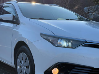 Toyota Auris foto 2