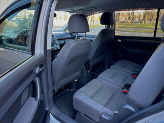 Volkswagen Touran foto 8