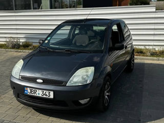 Ford Fiesta foto 6