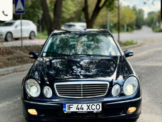 Mercedes E-Class foto 2