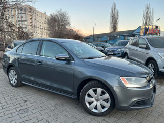 Volkswagen Jetta foto 4