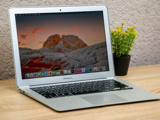 Macbook Air 13/ Core I5 5250U/ 8Gb Ram/ 128Gb SSD/ 13.3"!!