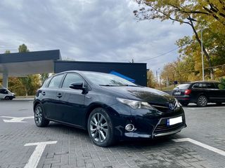 Toyota Auris foto 1