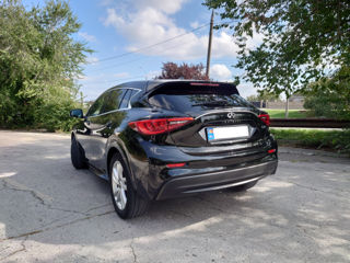 Infiniti Q30 foto 2