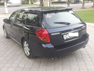 Subaru Legacy foto 2