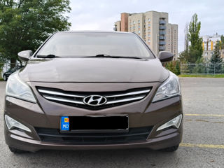 Hyundai Accent foto 2