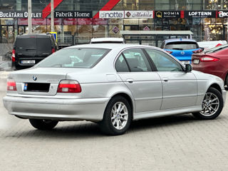 BMW 5 Series foto 4