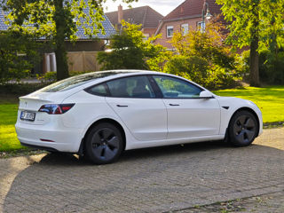 Tesla Model 3 foto 3