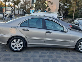 Mercedes C-Class foto 6