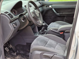 Volkswagen Touran foto 9