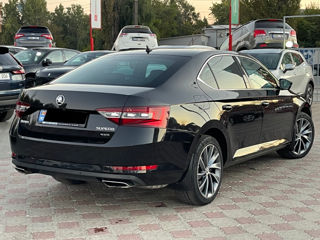 Skoda Superb foto 4