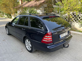 Mercedes C-Class foto 3